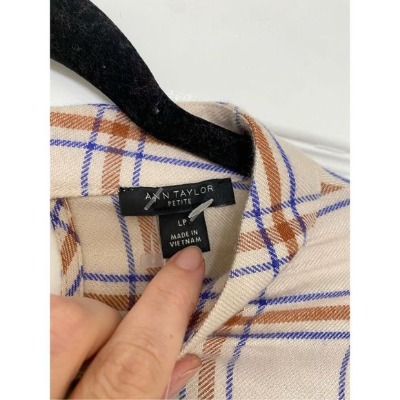 ANN TAYLOR NWT Soft Tan Plaid Gathered Waist Pullover Flannel TOP, Size Large P - Picture 5 of 10